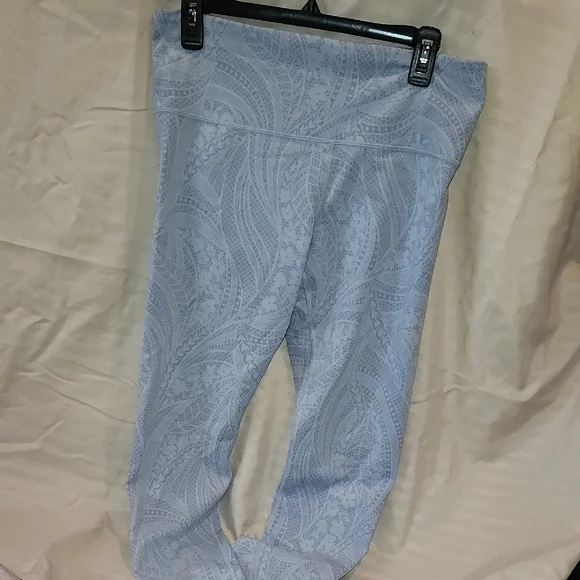 Athleta Elation Textured Leggings in Gray - Picture 5 of 8